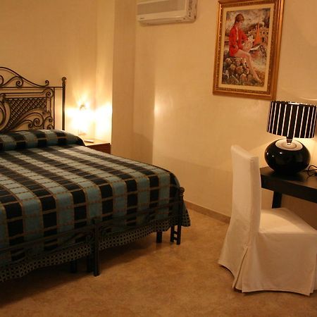 Dimora Storica "Casa Sicuro" Bed & Breakfast Martano Exterior photo