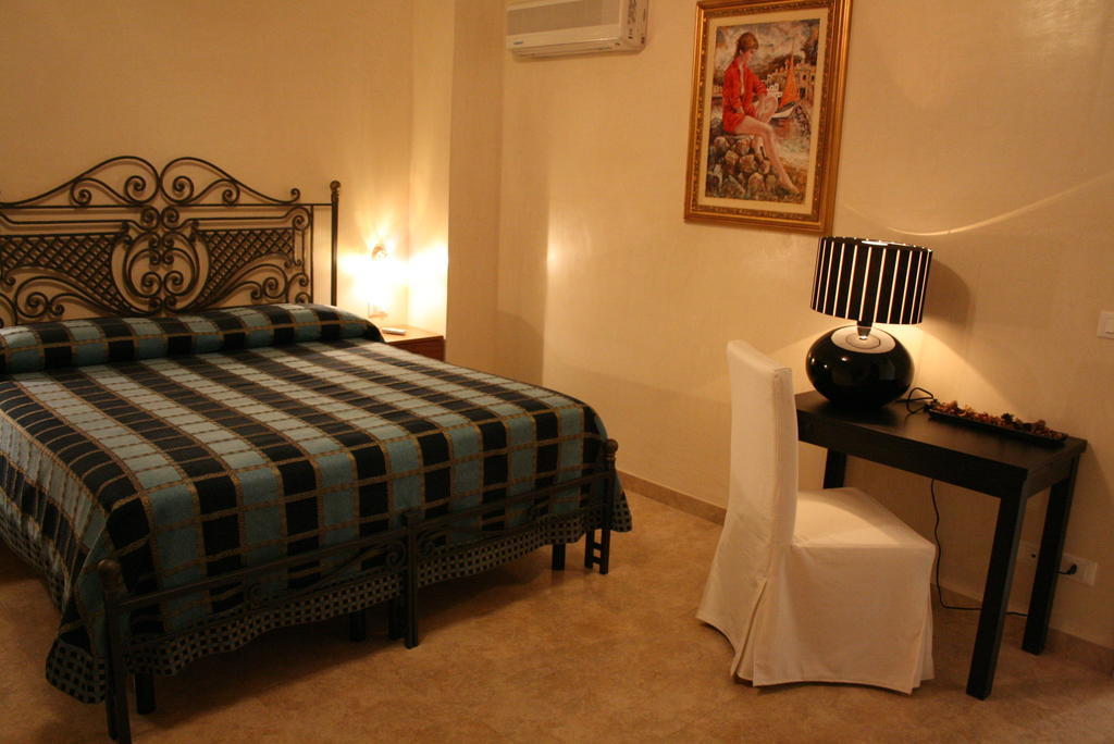 Dimora Storica "Casa Sicuro" Bed & Breakfast Martano Exterior photo