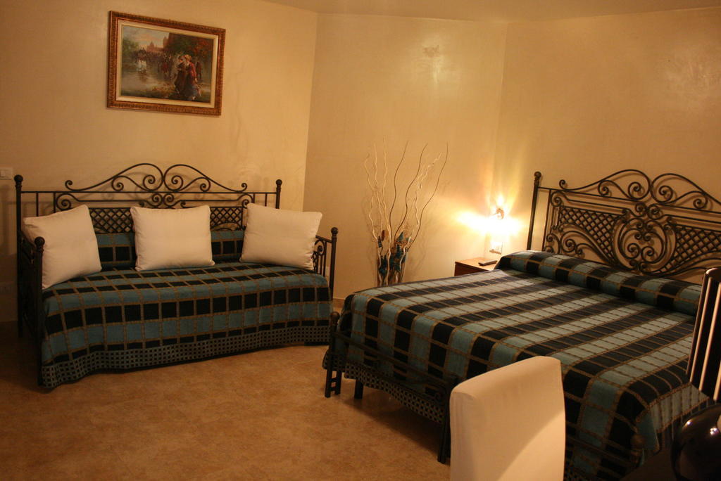 Dimora Storica "Casa Sicuro" Bed & Breakfast Martano Exterior photo