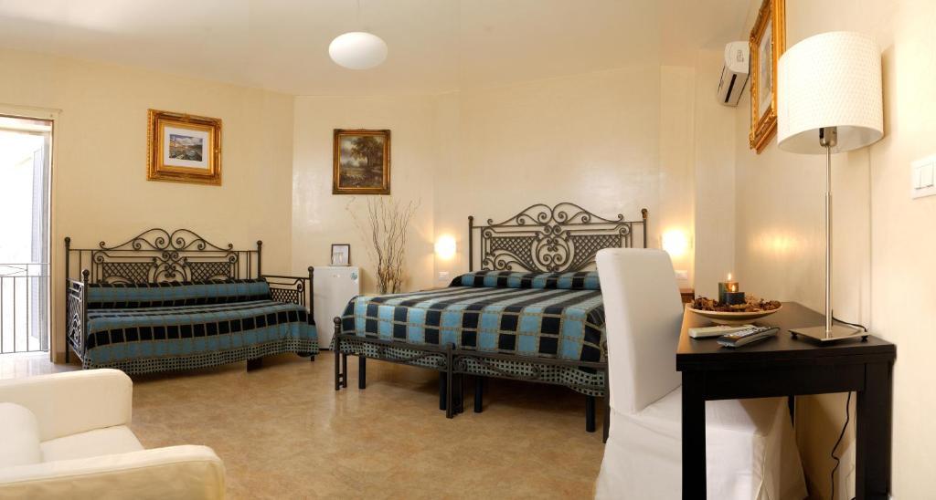 Dimora Storica "Casa Sicuro" Bed & Breakfast Martano Exterior photo