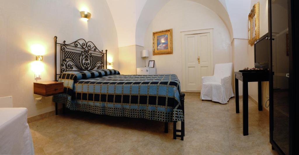 Dimora Storica "Casa Sicuro" Bed & Breakfast Martano Exterior photo