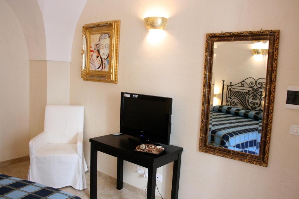 Dimora Storica "Casa Sicuro" Bed & Breakfast Martano Exterior photo